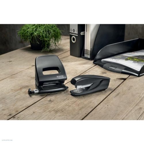 Lyukasztó Leitz NeXXt Recycle 30 lap fekete 500300