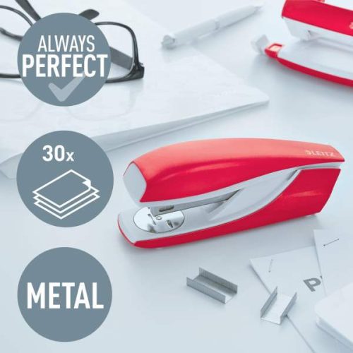 Fűzőgép 5502 Leitz WOW lakkfényű 30lap fém piros