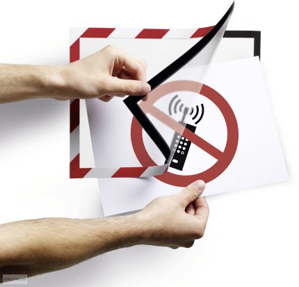 Biztonsági öntapadó mágneses kijelző keret, DURAFRAME SECURITY A4 2 db/csomag piros/fehér csíkos