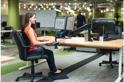 Lábtámasz Kensington SoleMate Plus, állítható magasságú