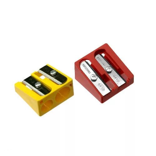 Hegyező KUM 2 lyukú, műanyag, 1010521