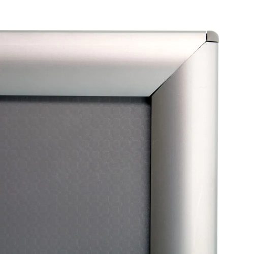 Plakátkeret A/4, szögletes sarok, trapézprofil, 25 mm, 3037U