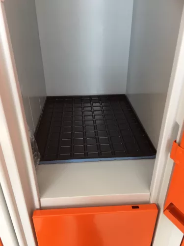 TRKSHT cipőtartó tálca öltözőszekrényhez